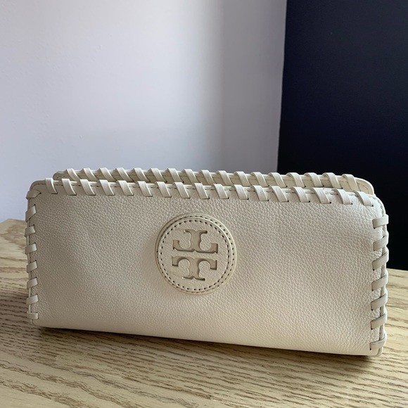 Authentic Tory Burch white whipstitch crossbody bag - Picture 2 of 11